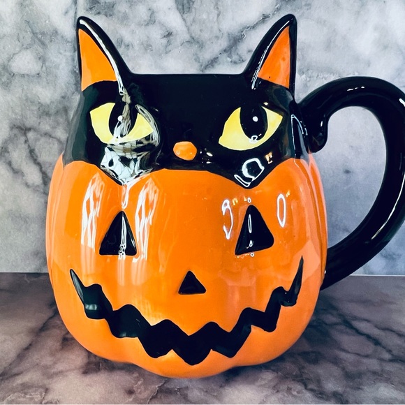 Halloween Large Ceramic Jack o Lantern Shaped Mug with Black Cat Peeking Inside - Picture 4 of 6